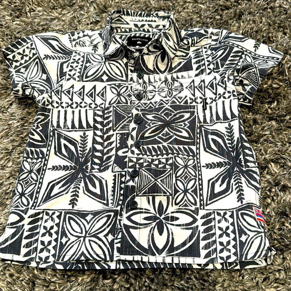 Quicksilver black & dusty white Hawaiian shirt sz 4